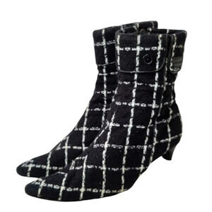 Vintage Y2K Black/ White Tweed Zip Up Booties Size US 8.5